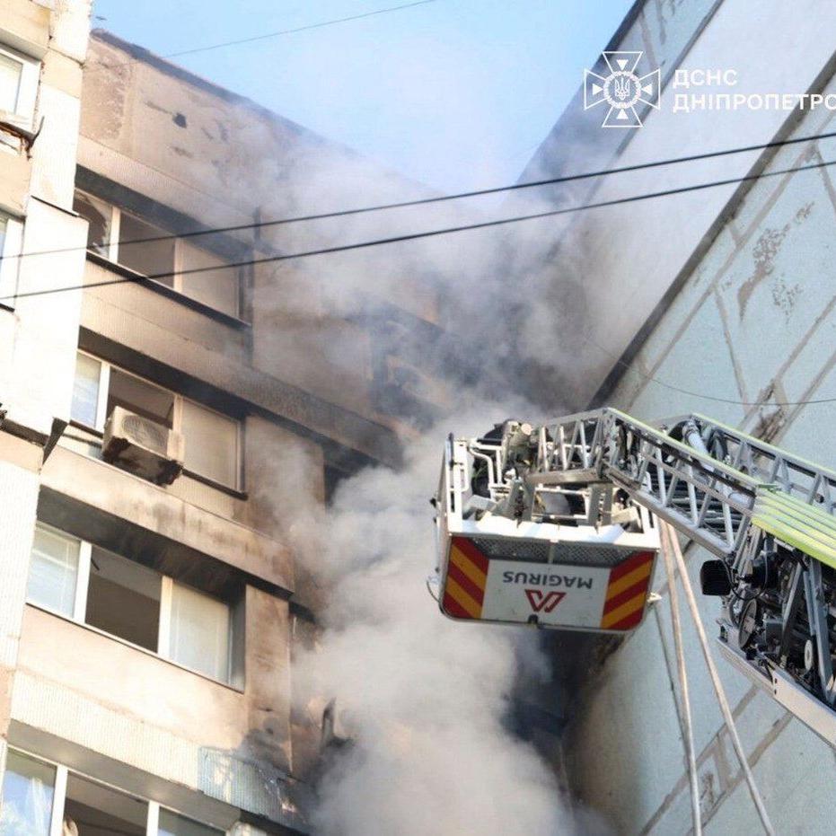 Russia launches a large-scale attack on Ukraine, killing 3 and wounding dozens